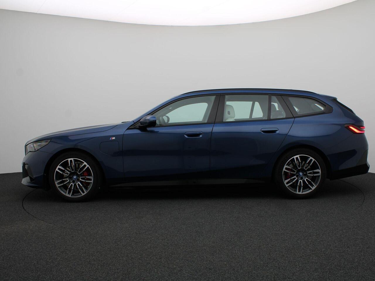 BMW 5-SERIE Touring 530e M Sportpakket Pro | Driving Assist Plus | Harman-Kardon | 19"