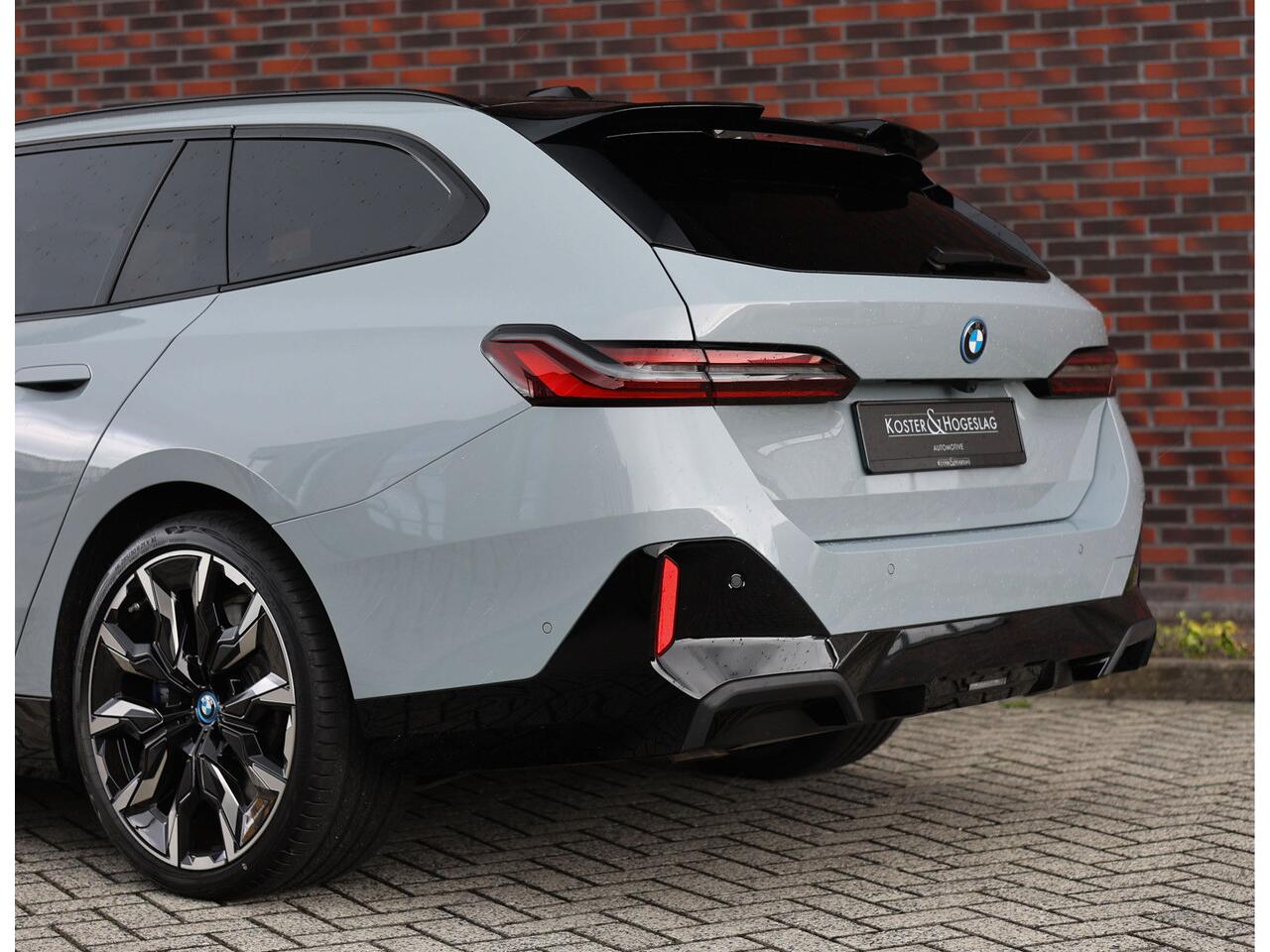 BMW 5-SERIE Touring 550e xDrive M-Performance*Brooklyn*Pano*M Sport Pro