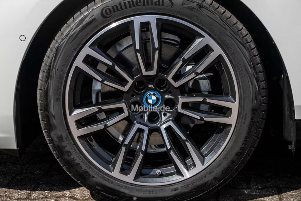 BMW 5-SERIE Touring 530e xDrive M-SPORT ** LED, NAVI+, LEDER, 19-inch LMV, ALARM, M-ONDERSTEL ** 1e EIG - UNFALLFREI - ¤ 17.900,= onder NP ** ** INFORMEER OOK NAAR ONZE AANTREKKELIJKE FINANCIAL-LEASE TARIEVEN **