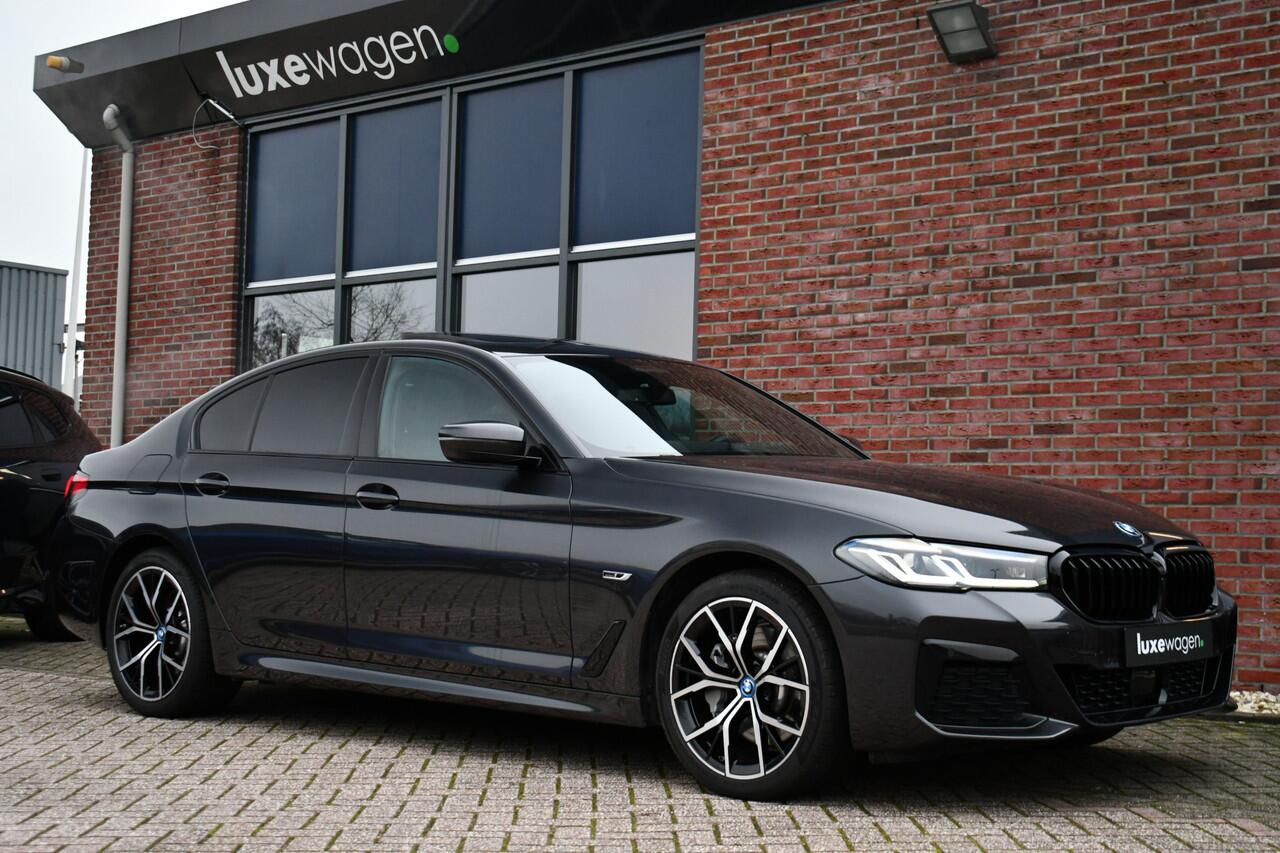BMW 5-SERIE 530e xDrive M-Sport Pano ACC H/K HUD Comf-zetels DAB