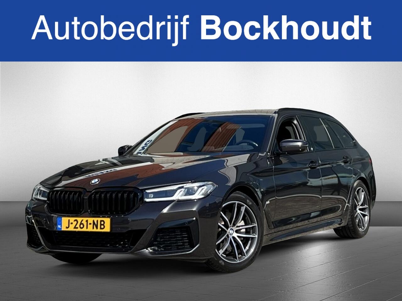 BMW 5-SERIE 520i High Executive | M-Sport | Leer | Camera