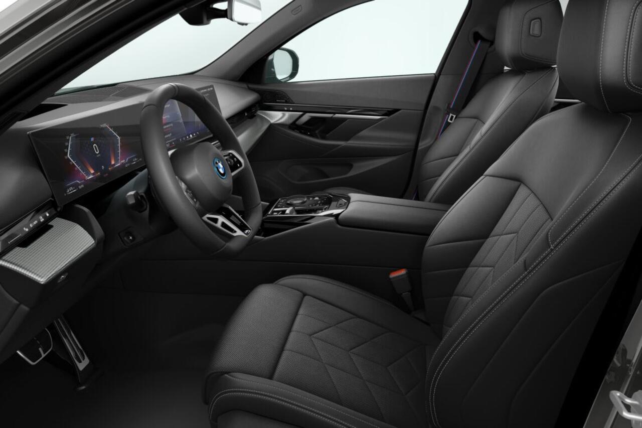 BMW 5-SERIE Touring 530e M Sport Edition | M Sportpakket Pro | Innovation Pack | Travel Pack | Comfort Pack