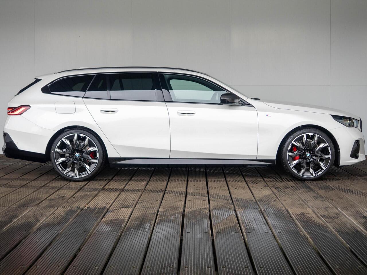 BMW 5-SERIE Touring 520i | M Sportpakket | M Sportpakket Pro | Innovation Pack | Travel Pack | Showroom Selection