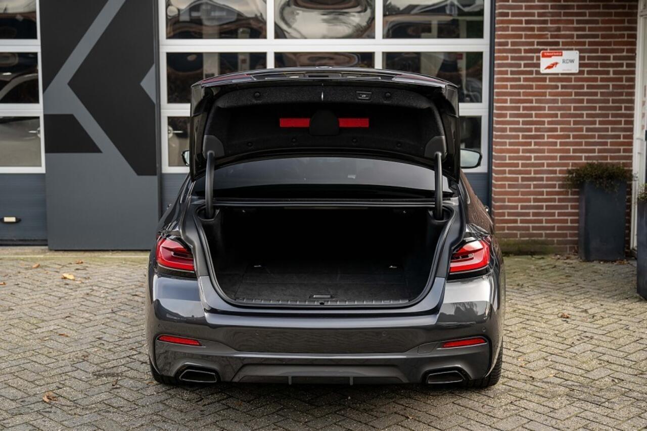 BMW 5-SERIE 530 530e High Executive | NAP | M-Sport | Shadow | Laser | Leder | Hifi-audio | Memory | Stoelventilatie | Elek. stoel | 18' inch |