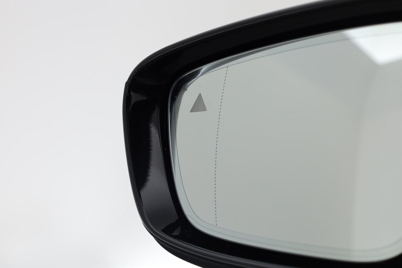 BMW 5-SERIE Touring 530d xDrive M Sport | Dig. Cockpit | Shadow Line | Elek. Trek. | HarmanKardon | Leder | Adapt. Cruise | Nav+CarPlay | 360*+PDC | Elek. Klep | Stoelverw. | Sfeerverlichting | LED V