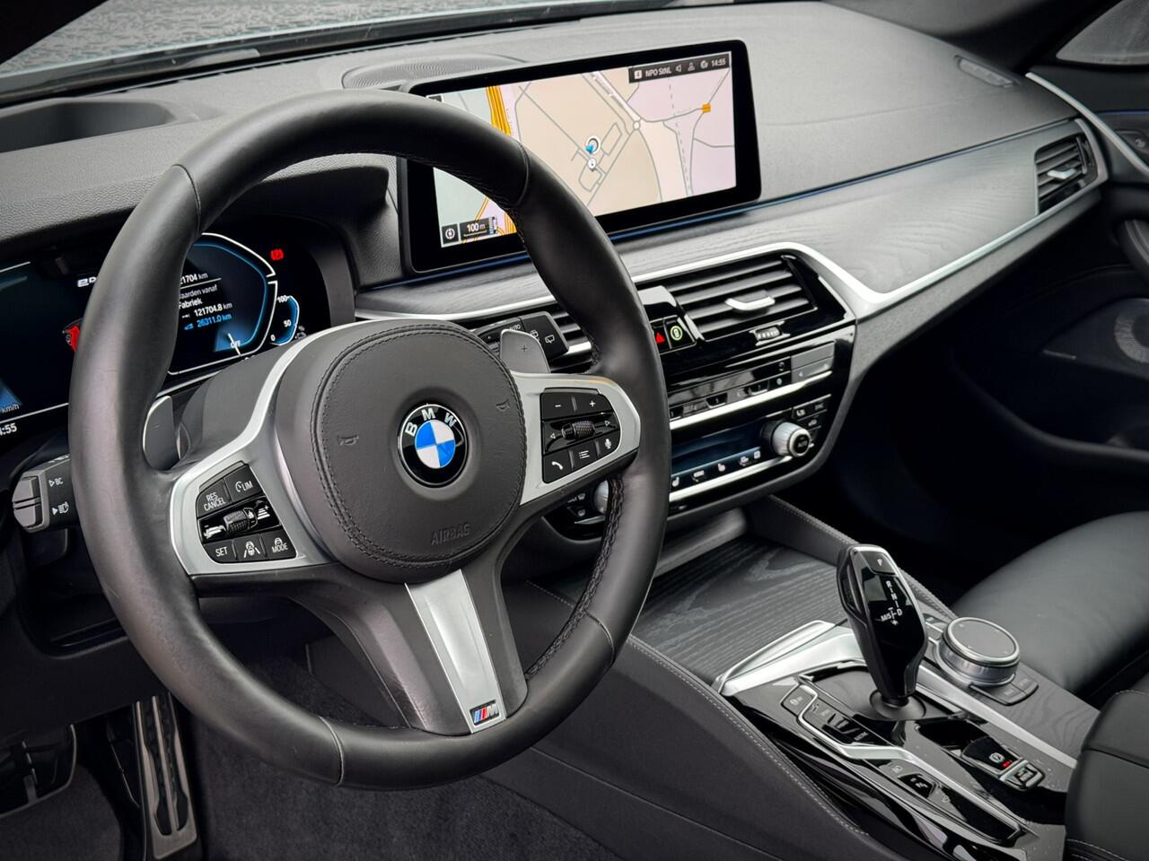 BMW 5-SERIE Touring 530e xDrive M-Sport | Panoramdak | Bowers & Wilkins | Individual Leder | Adaptive Cruise CoPilot | Elektrische Trekhaak | Laser | HUD | Dealer O.H.
