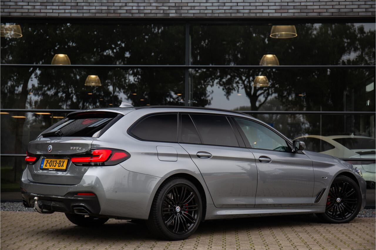 BMW 5-SERIE Touring 530e M-Sport , Panoramadak, Adap. cruise, Harmam/Kardon, Vol!