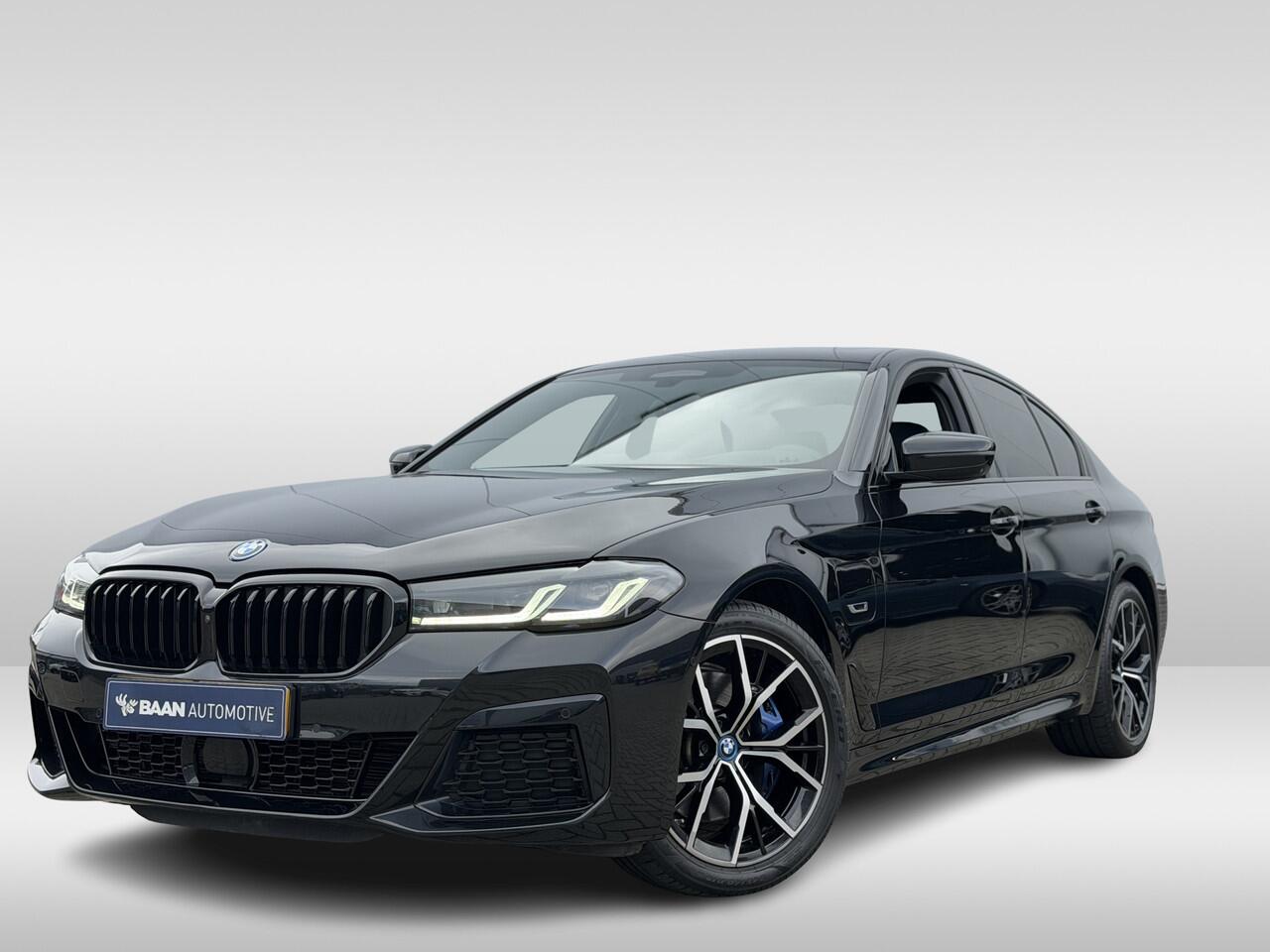 BMW 5-SERIE 530e xDrive M-Sport Pro | M-stoelen | Harman/Kardon | Schuifdak | Adaptive |