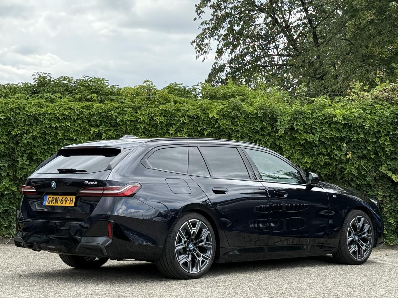 BMW 5-SERIE Touring 530e | M-Sport | Elek. Trekhaak | Camera | 20'' | Driv. Ass. Plus