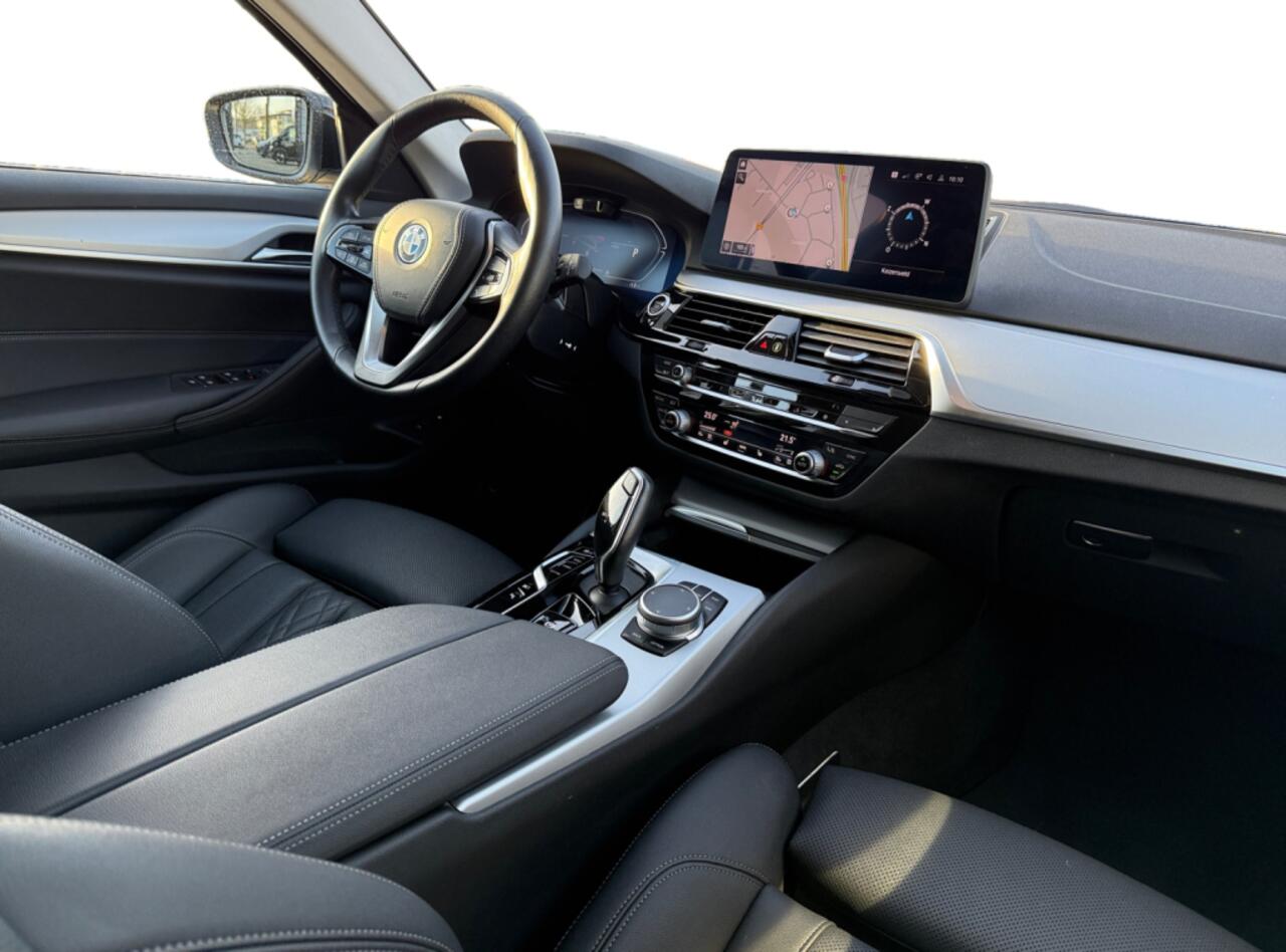 BMW 5-SERIE Touring 530e High Executive I Leder I Navi I Cruise I Camera