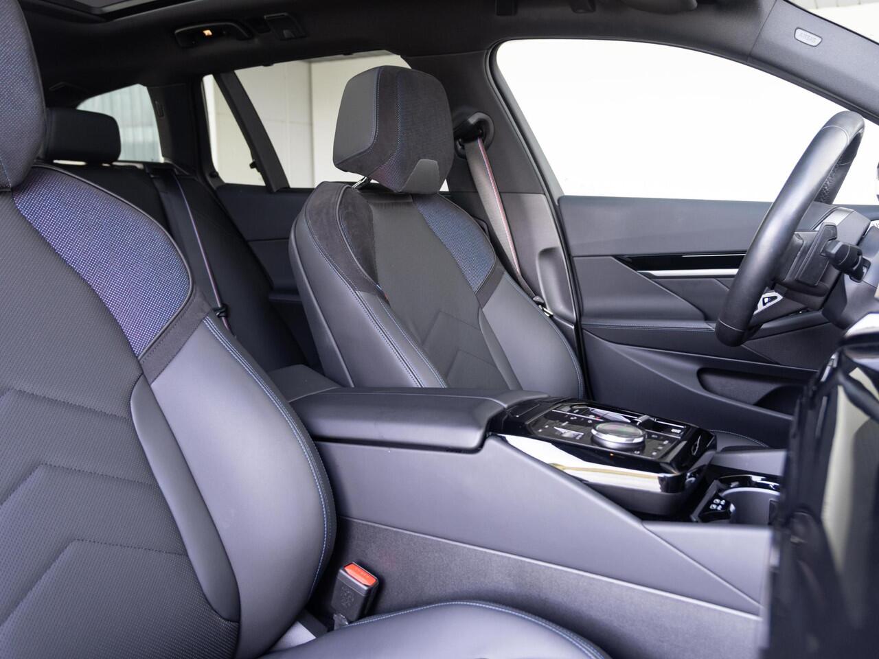 BMW 5-SERIE Touring 530e xDrive | M Sportpakket Pro | Innovation Pack | Bowers & Wilkins | Verwarmd Stuurwiel | Comfort Access | Panoramadak | Trekhaak