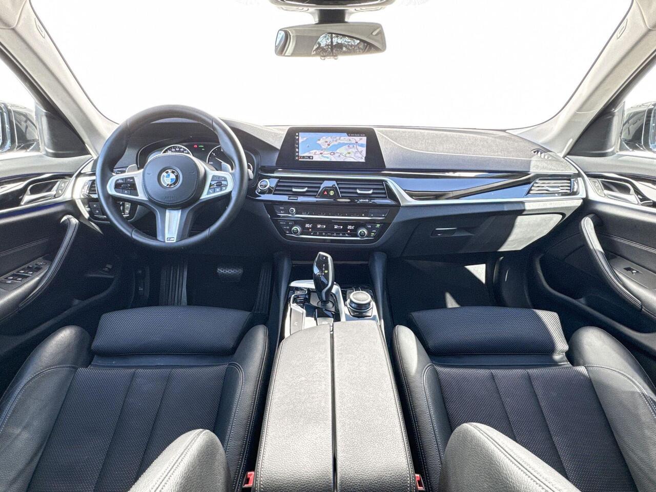 BMW 5-SERIE Sedan 520d xDrive High Executive | Selections