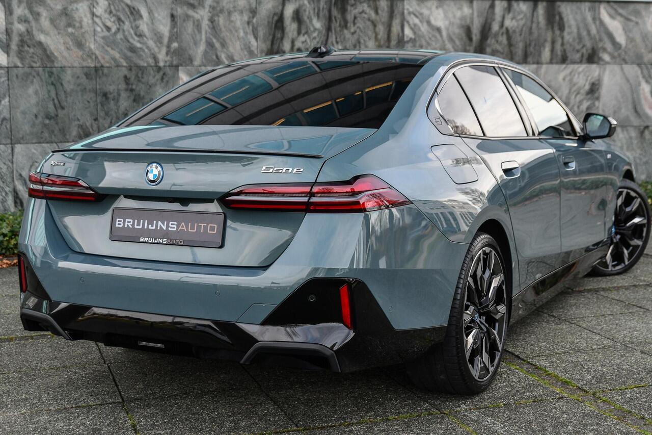 BMW 5-SERIE 550e xDrive M-sport|Panoramadak|Trekhaak|Head-up|B