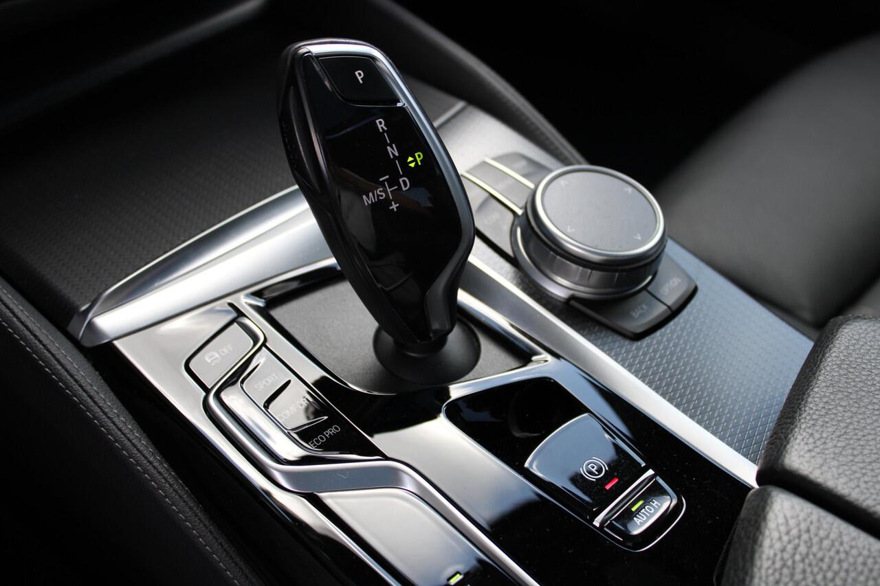 BMW 5-SERIE 530i High Executive M Sport Automaat / Schuif-Kanteldak / Trekhaak / Laserlight / M Sportonderstel / Live Cockpit Professional