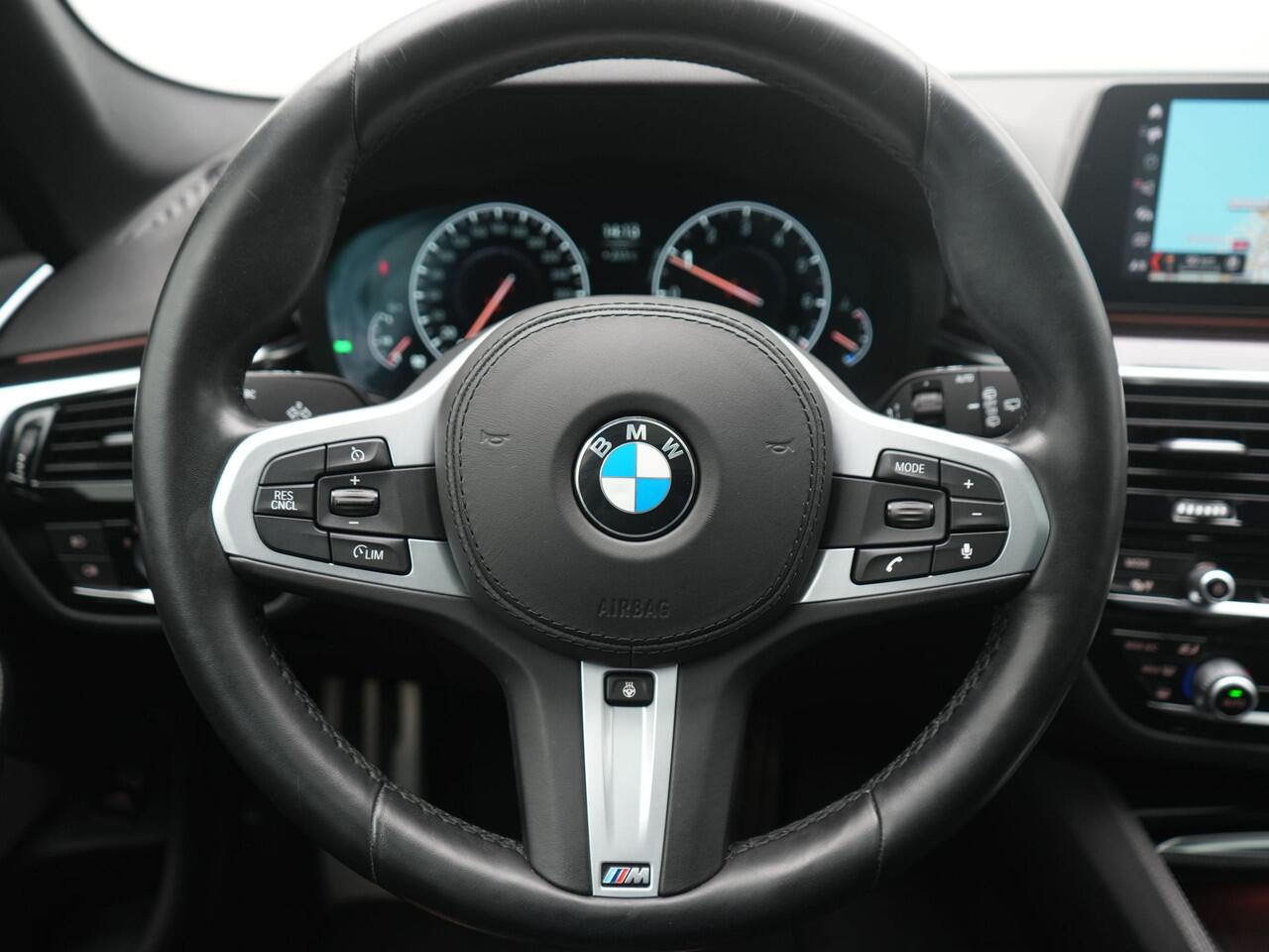 BMW 5-SERIE Touring 520i High Executive Edition - RIJKLAARPRIJS - M-Sport - Achteruitrijcamera - Elektrisch Glazen schuif-/kanteldak