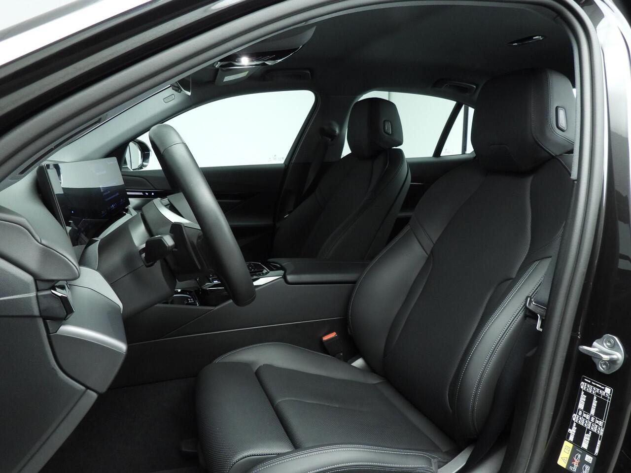 BMW 5-SERIE Sedan 530e | LED | HUD | Sportstoelen | Chrome line | Stoelverwarming | Keyles go | DAB | Alu 19 inch