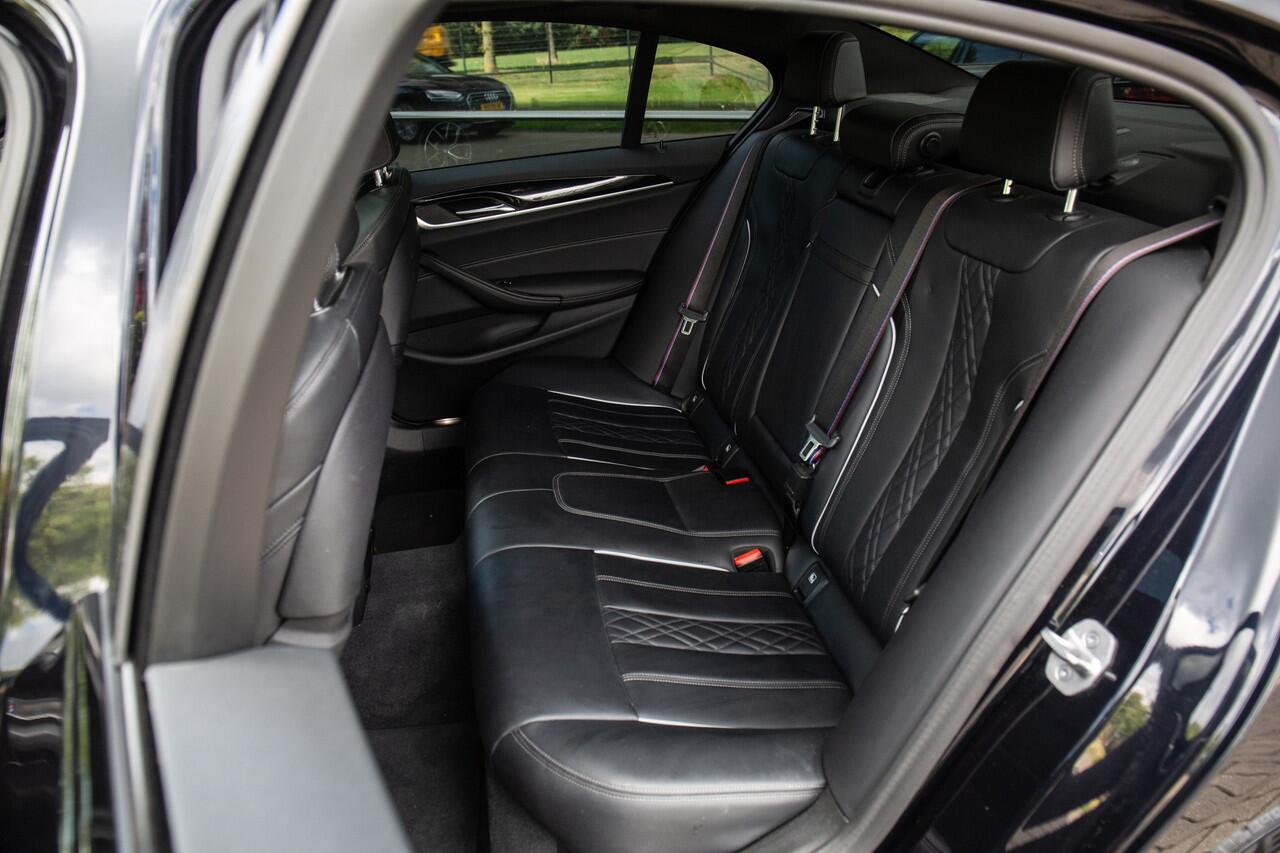 BMW 5-SERIE 545e xDrive Business Edition Plus M-Sport , Panoramadak, Adaptive cruise, Achteruitrijcamera, Sfeerverlichting,
