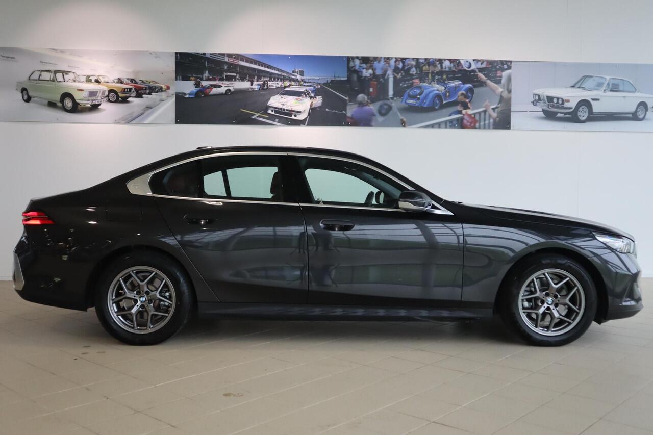 BMW 5-SERIE Sedan 520i Driving Assistant | Achteruitrijcamera