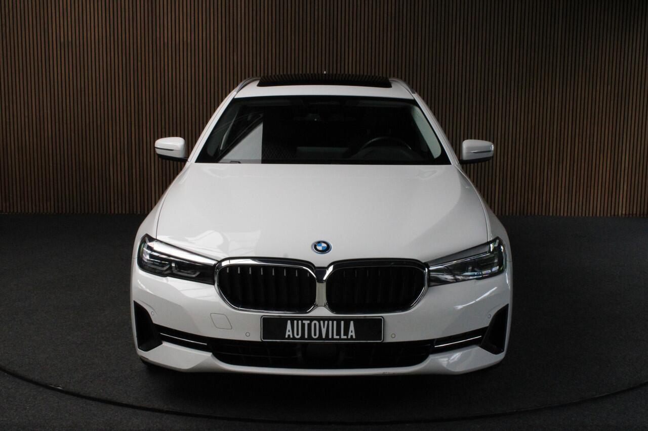 BMW 5-SERIE Touring 530e xDrive Panodak Leder Camera Memory ACC Elektr. achterklep Virtual Carplay LED Stoelverwarming DAB