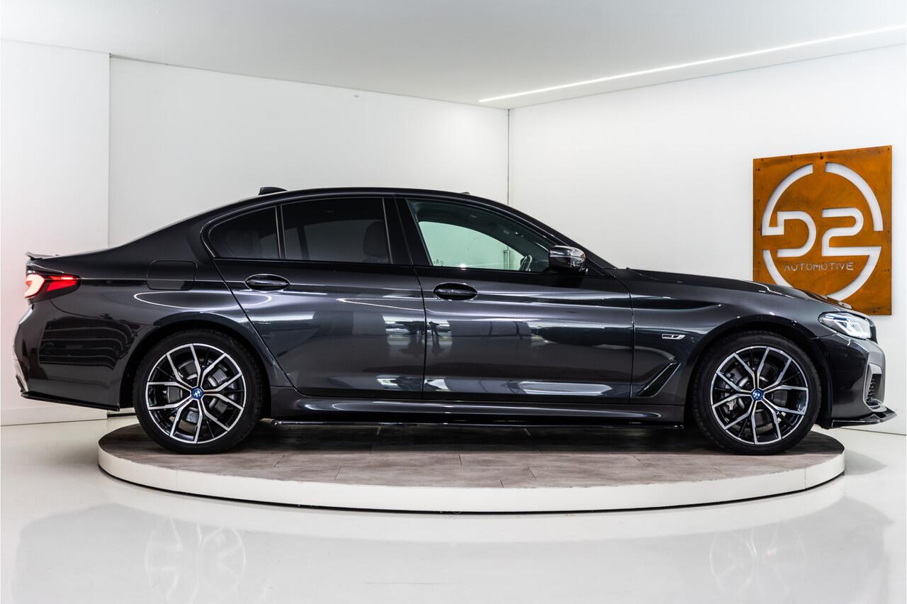 BMW 5-SERIE 530e High Executive M-Sport 300PK | Laser | Pano | Leder | Sfeer | 12 MND Garantie