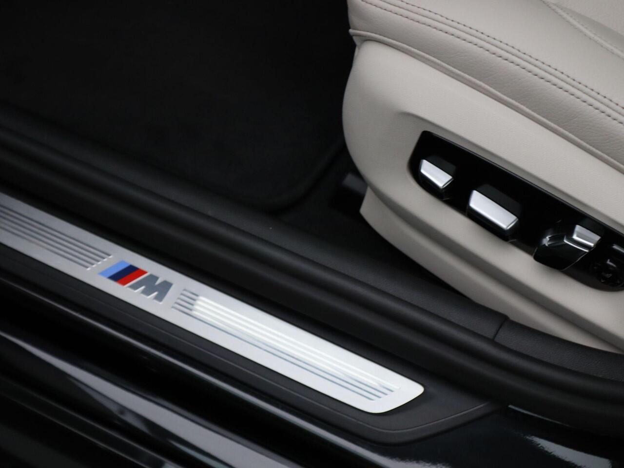 BMW 5-SERIE Touring 540i xDrive M Sportpakket | Comfortstoelen | Panoramadak | Achterruitrijcamera | 19"