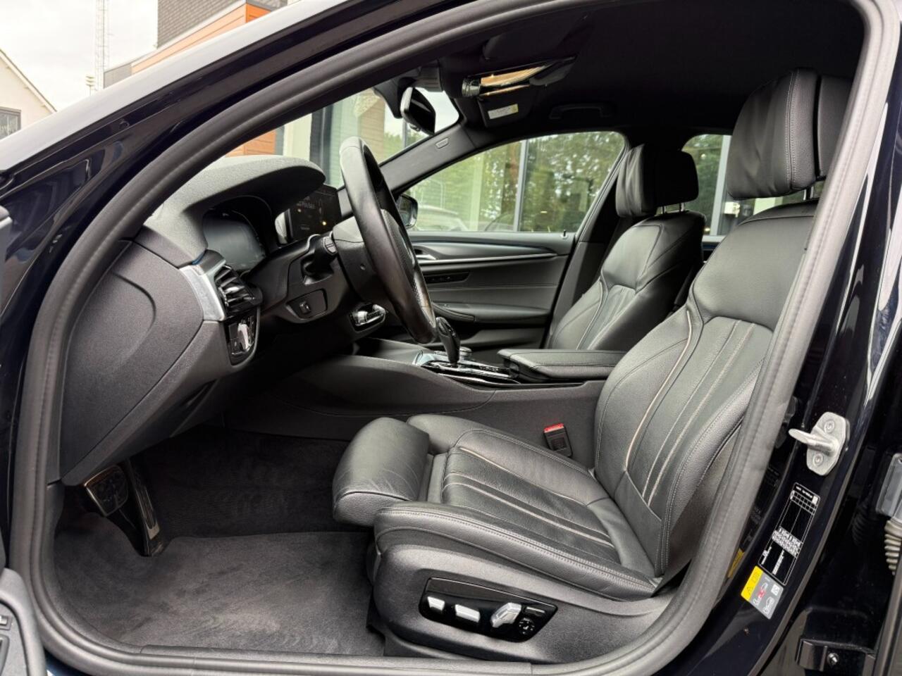 BMW 5-SERIE 530e M-Sport,Laser LED,Sport/Comf. zetels,Memory,Cam 360,Trekhk Elekt.