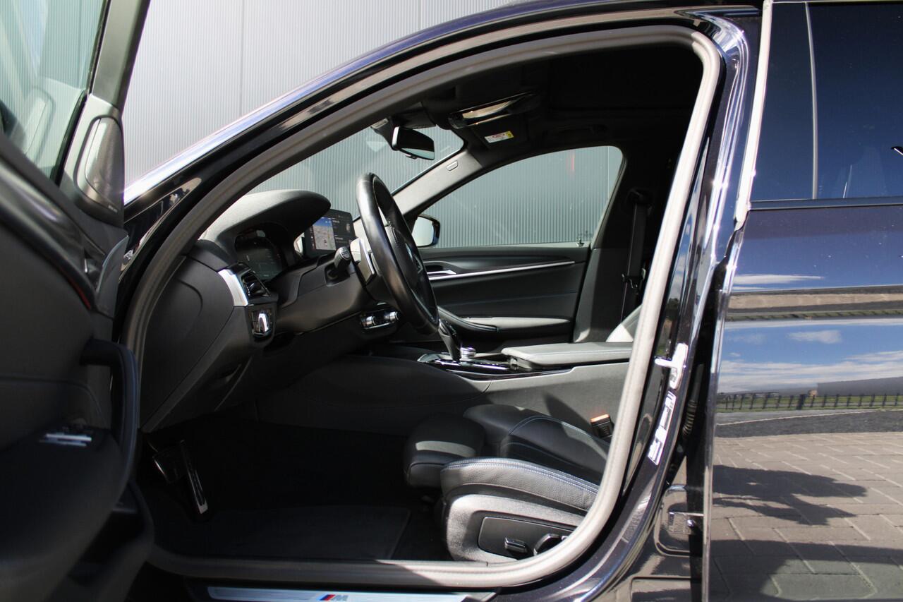 BMW 5-SERIE Touring 530d M-Sport - Trekhaak - Pano - Laser - HUD - 360 Camera - Keyless - Sportstoelen - H&K - Fabrieksgarantie - Rijklaar
