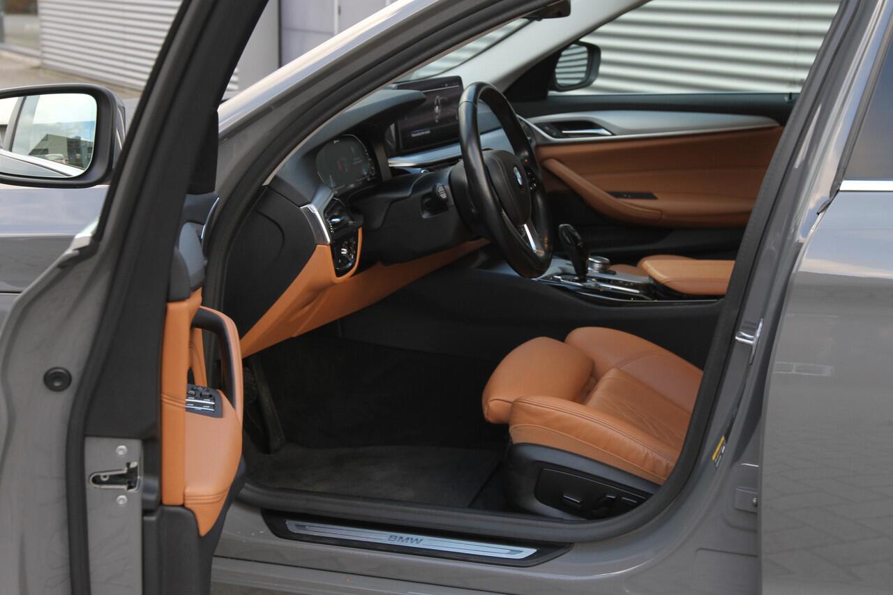 BMW 5-SERIE Touring 530e xDrive High Executive I Aut. I PHEV I Leder I Sportstoelen I Trekhaak