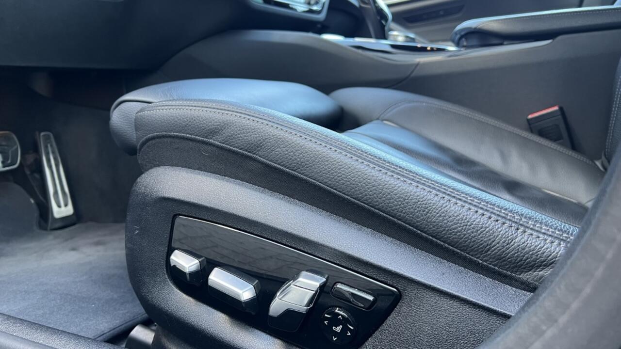 BMW 5-SERIE 520i High Executive | M-Sport | Leer | Camera