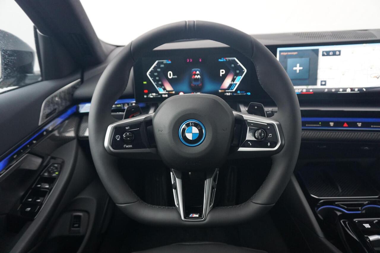 BMW 5-SERIE Touring 550e xDrive M Sport | Trekhaak / Bowers & Wilkins / Panoramadak / Head-up / 360*Camera's / Comfort Access
