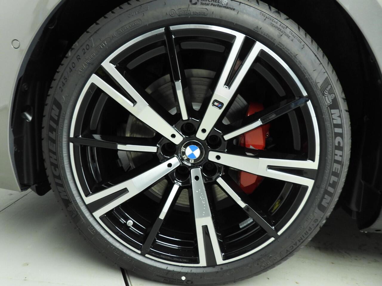 BMW 5-SERIE 530e M Sport Edition | M Sportpakket Pro | Innovation Pack | Travel Pack | Panoramadak