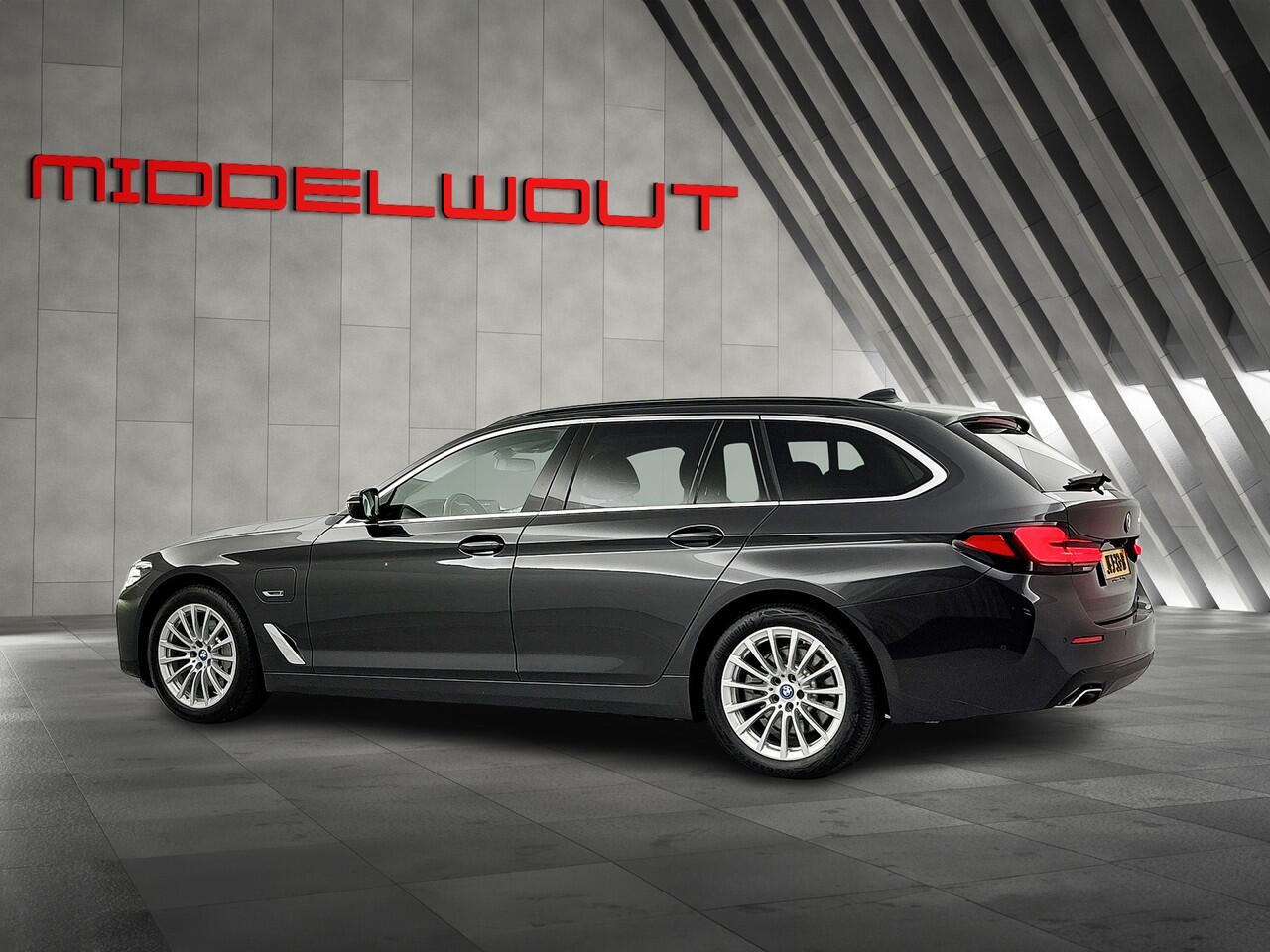 BMW 5-SERIE Touring 530e M-sport Pano-dak/Leder/Adapt.Cruise/EL.Trekhaak