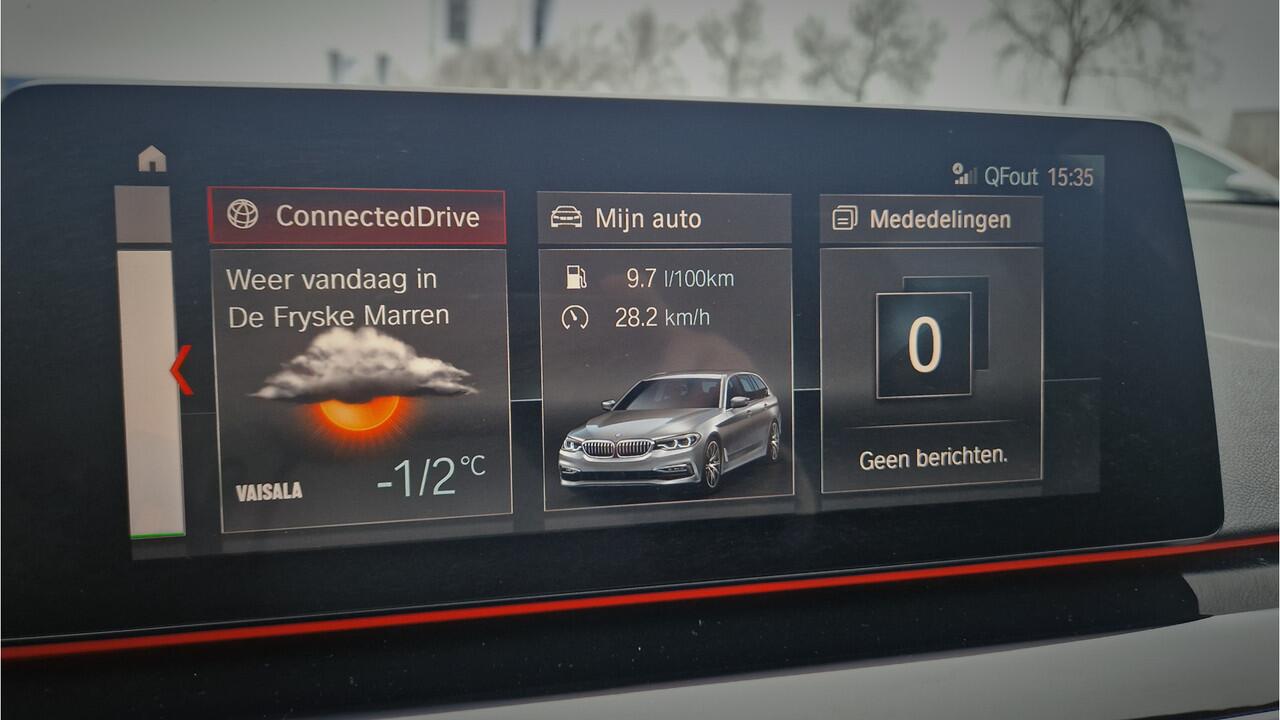 BMW 5-SERIE Touring 520d High Executive ACC / M-Pakket / Virtual display / Stoel verwarming & verkoeling / Carplay / Memory