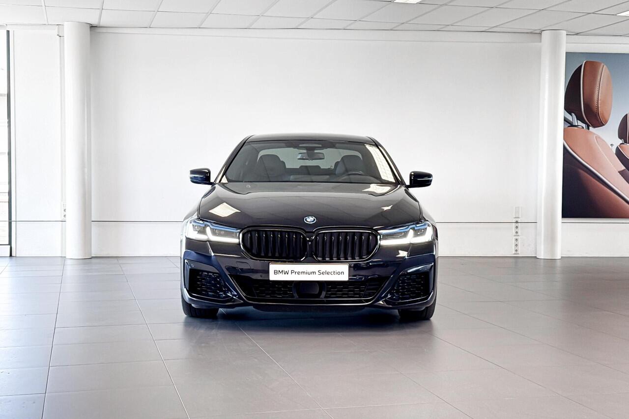 BMW 5-SERIE Sedan 545e xDrive Business Edition Plus | M Sport | Stoelverwarming | Headup Display | Achteruitrijcamera |