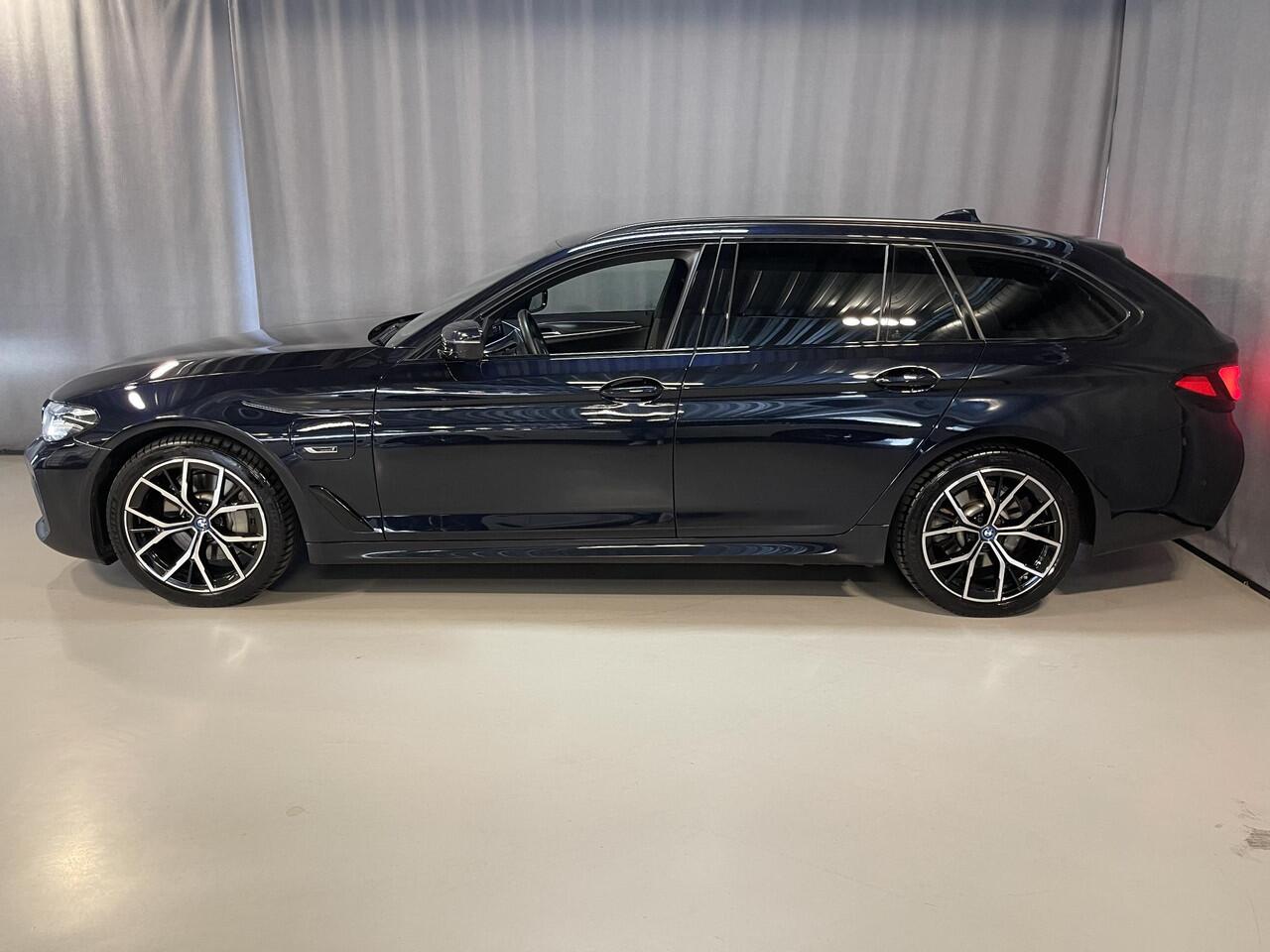 BMW 5-SERIE Touring 530e High Executive M Sport 19"/Stoel + stuurverwarming/Adaptieve cruise/LED/Camera/Apple Carplay & Android Auto/HiFi