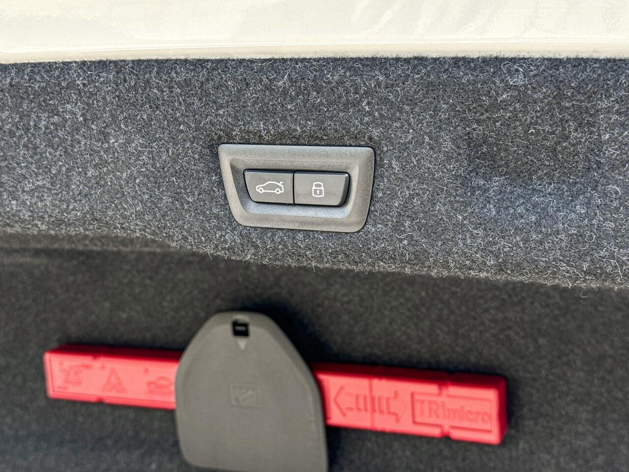 BMW 5-SERIE Sedan 550e xDrive | M Sport | Driving Assistant Professional | stuur verwarmd