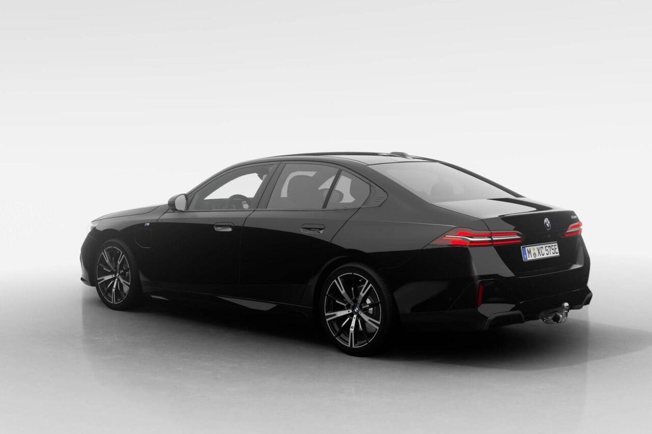 BMW 5-SERIE Sedan 530e M Sport Edition | Innovation Pack | Travel Pack | Comfort Pack | Trekhaak