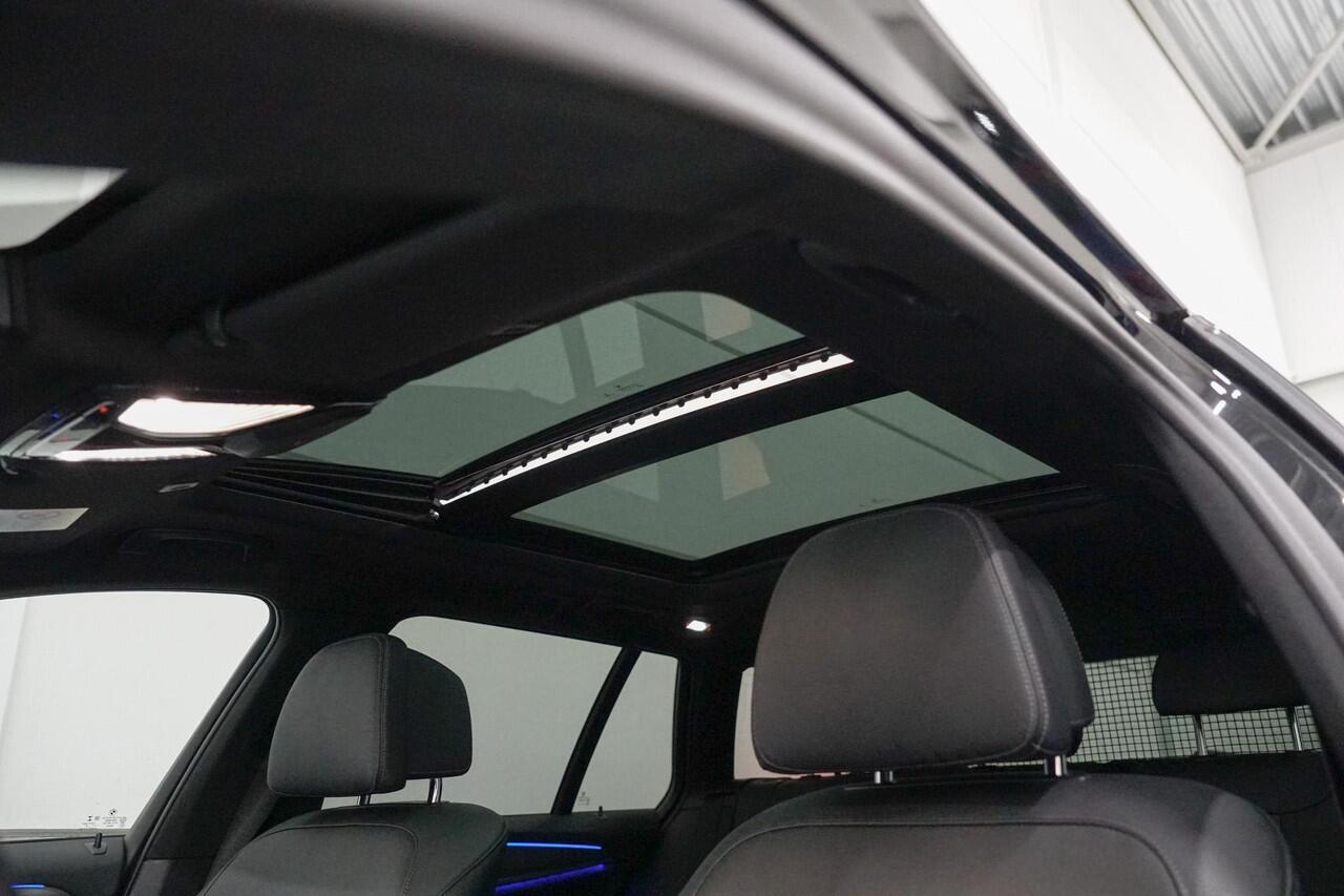 BMW 5-SERIE Touring 520i M-Sport | Panoramadak | Stoelventilatie | 21"