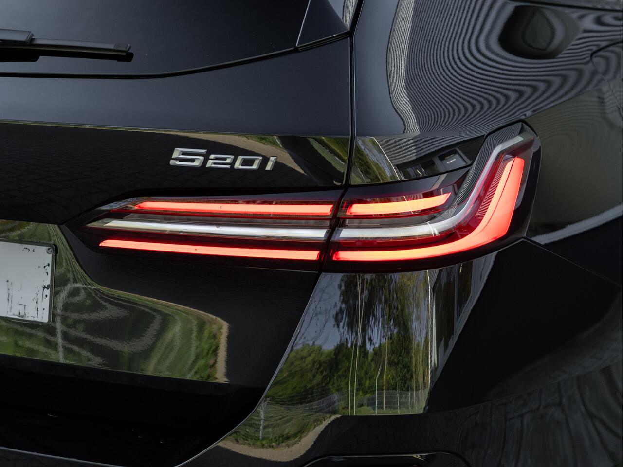 BMW 5-SERIE Touring 520i M-Sport - Driving + Parking Ass Plus - Head-Up - Adaptive LED