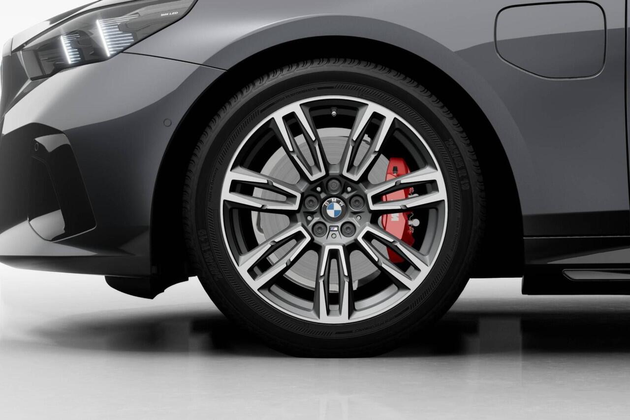 BMW 5-SERIE Sedan 530e M Sport Edition | M Sport Pro | Innovation Pack | Travel Pack | Comfort Pack