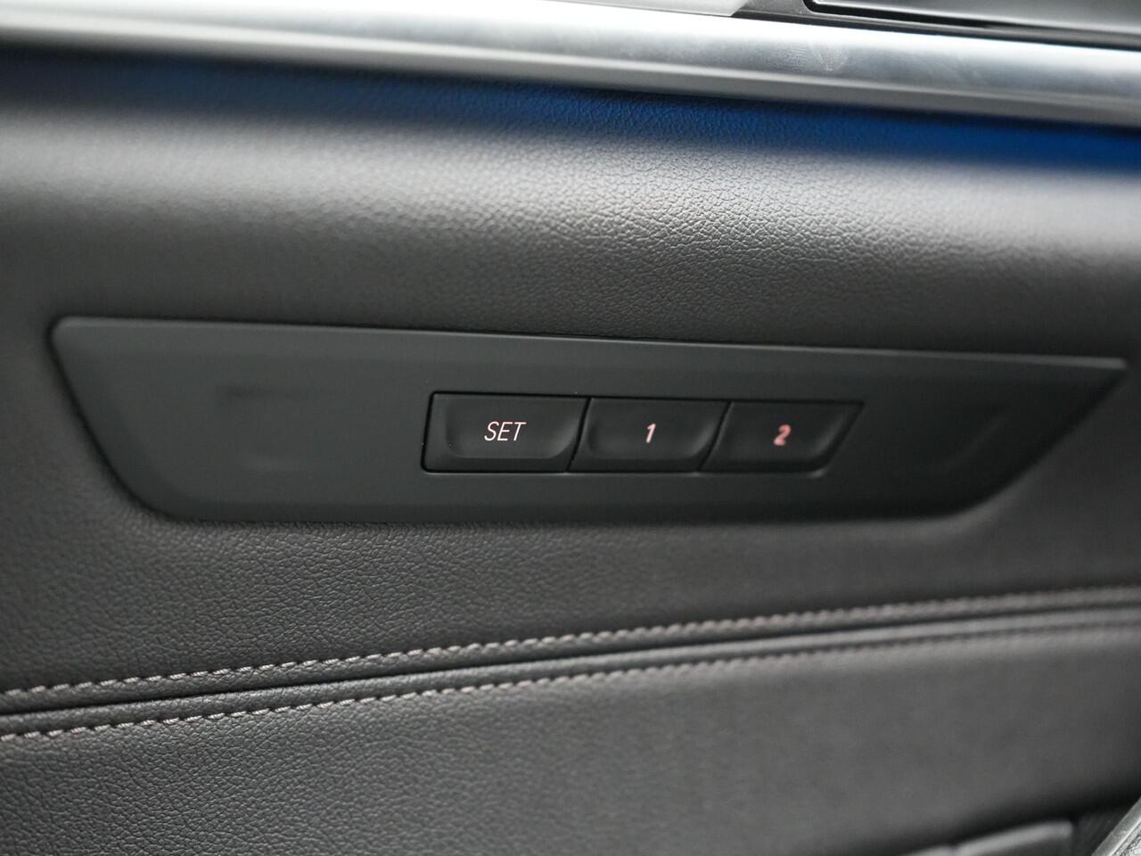 BMW 5-SERIE Touring 530e High Executive Plug In Hybrid 292pk Dealer O.H PHEV | Trekhaak Af Fabriek | Head Up | Lederen Sportstoelen Memory & Verwarmd | Apple Carplay | Stuur Verwarmd | Sfeerverlichting | Cruise Control | Camera | Navigatie | Blis | DAB |