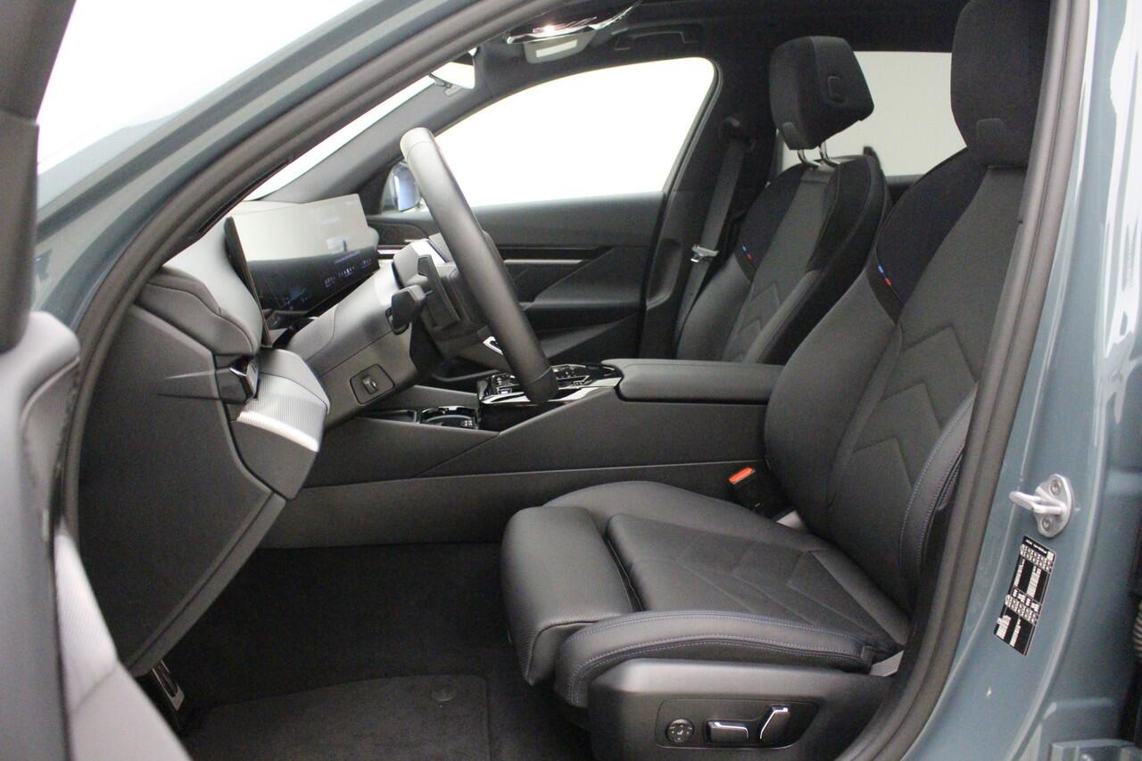 BMW 5-SERIE Touring 520i M-Sport | 19" | Panorama | Driving Assistant Plus | Harman Kardon | Trekhaak