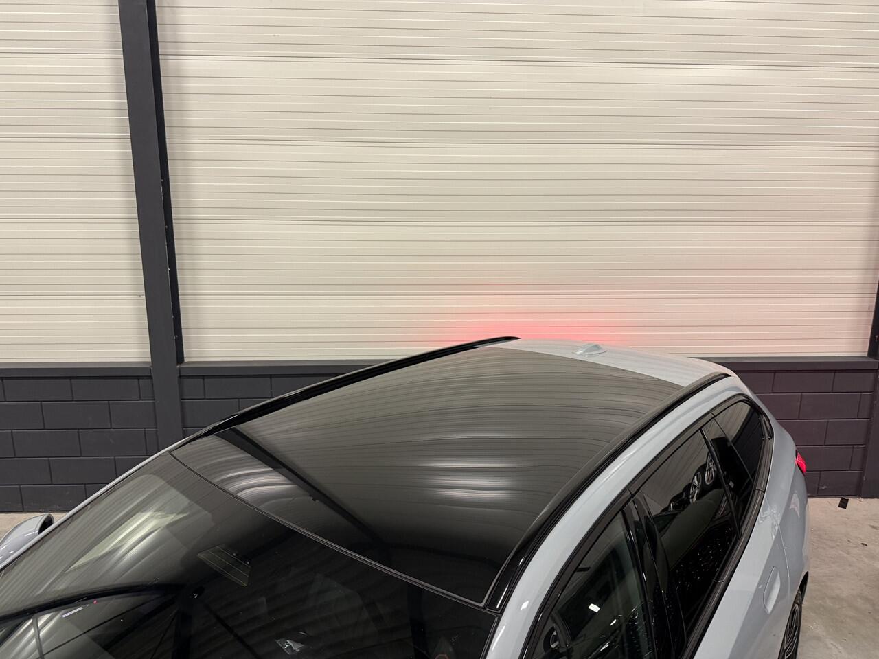 BMW 5-SERIE Touring 520i M-Sport BROOKLYN-GRAU/PANO/TREKHAAK/H&K/HEAD-UP/360CAMERA/VENTILATIE//DRIVING ASS.PRO/ADAPTIVE-LED/19"M-SPORT/STANDKACHEL/NIEUWPRIJS ¤ 94.454,-/FABRIEKS-GARANTIE