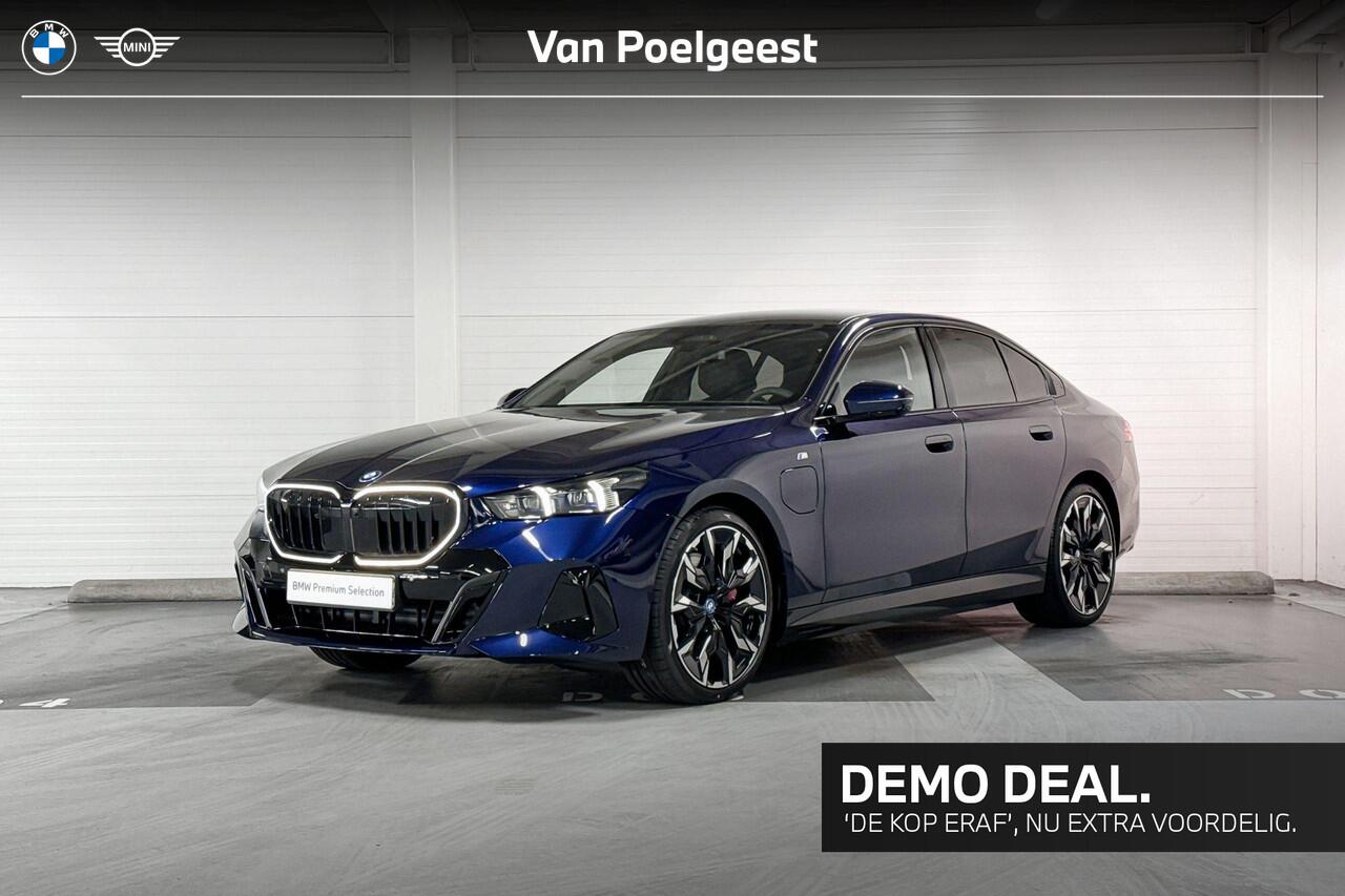 BMW 5-SERIE Sedan 550e xDrive | M-Sport Pro | Travel Pack | Innovation Pack | Comfort Pack | Driving Assistant Professional | Bowers&Wilkins | Panoramadak | Comfort Access | Trekhaak | Selections