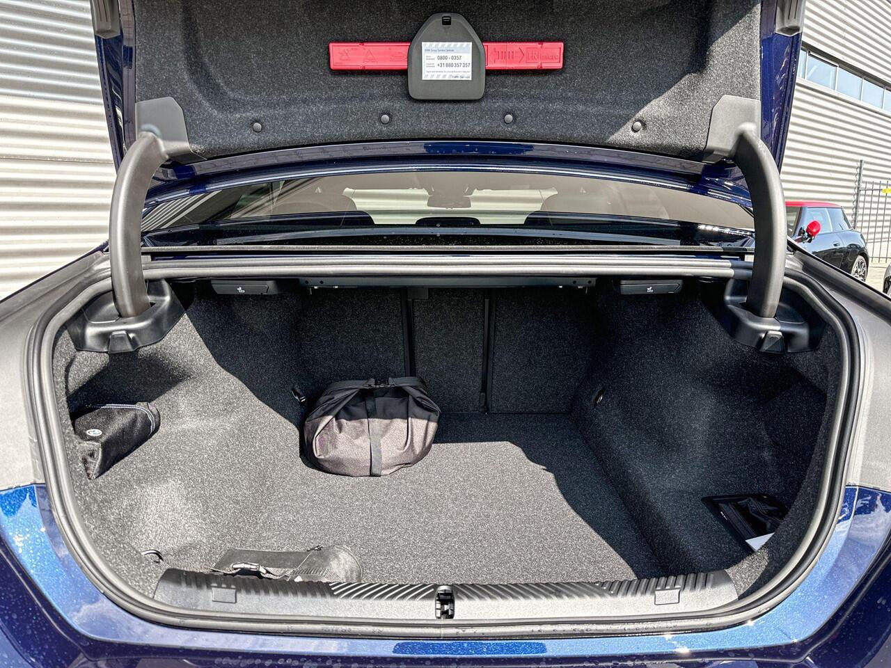 BMW 5-SERIE Sedan 550e xDrive M Sportpakket Pro / Innovation Pack / Travel Pack / Comfort Pack