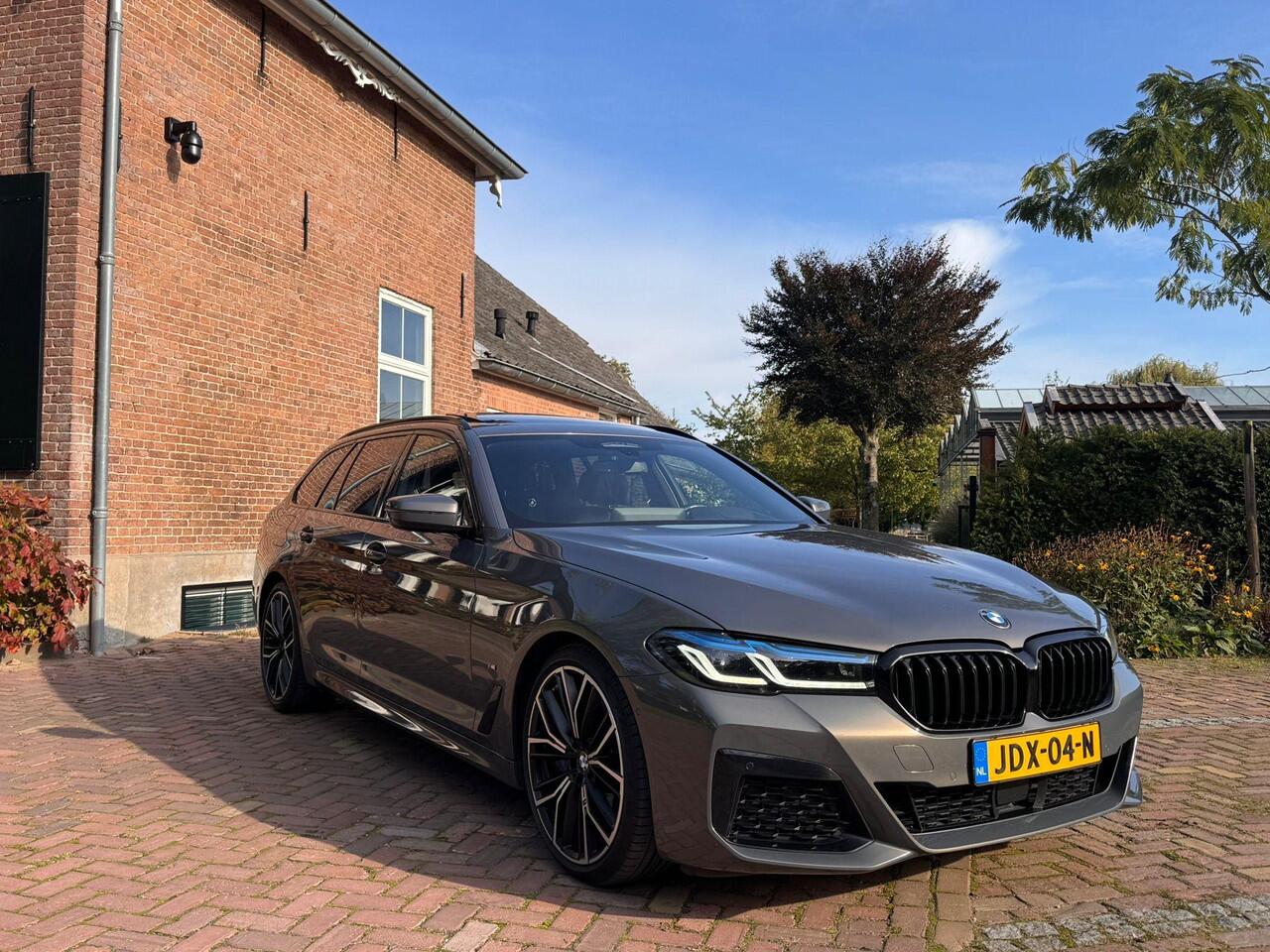 BMW 5-SERIE Touring 540d xDrive High Executive