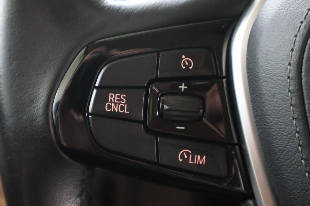 BMW 5-SERIE Sedan 520i | High Executive | Luxury-Line | Comfortstoelen | Stoelventilatie