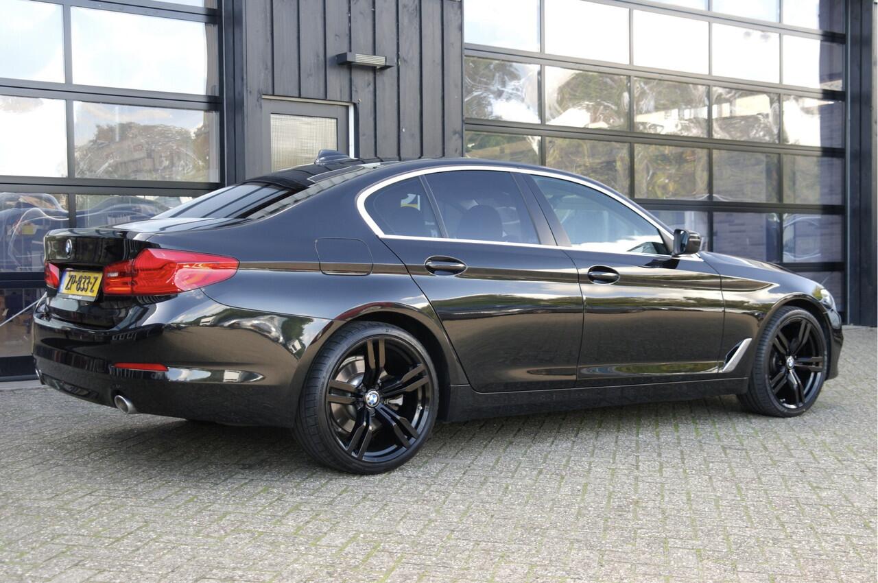 BMW 5-SERIE 520i High Executive Edition | Leder | Cruise | 20'' | Clima | Navi