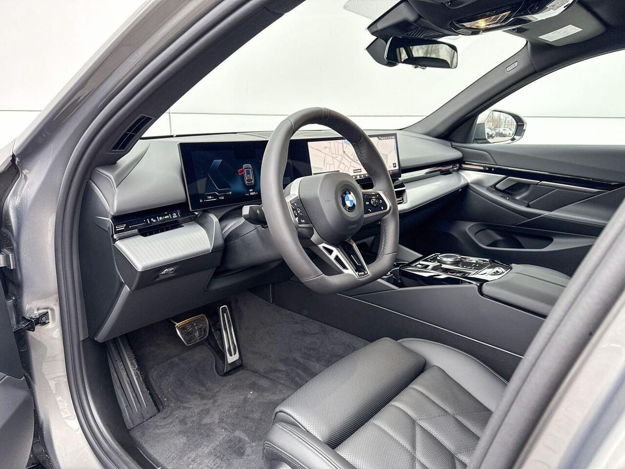 BMW 5-SERIE Touring 520i M-Sport | Selections | M Sport | Stoelverwarming | Achteruitrijcamera |