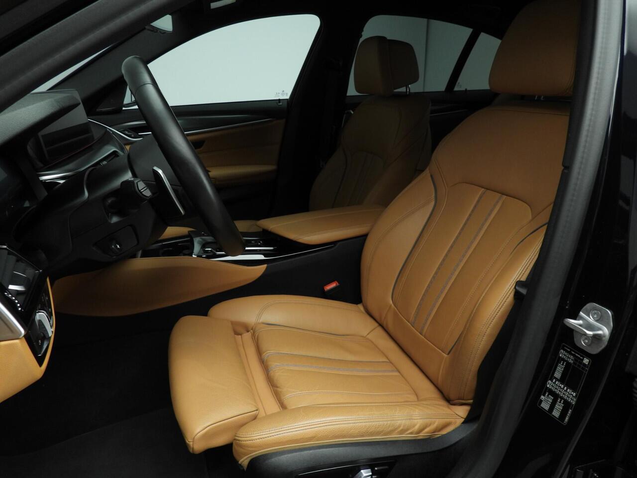BMW 5-SERIE Sedan 540i | M-Sportpakket | LED | Leder | Navigatie | Comfortzetels | Stoelverwarming | DAB | Harman-kardon sound | Alu 19 inch